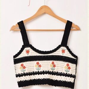 Elcamino Striped Floral Crochet Sleeveless Tank in Black and cream (S)